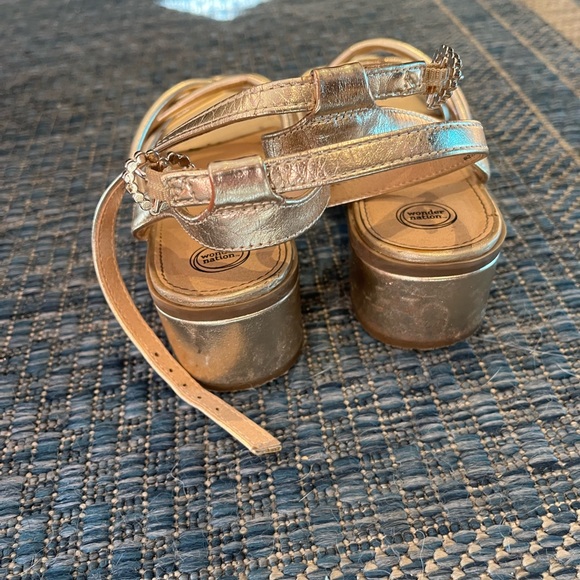 Wonder Nation Gold Strappy Kids Sandals - Picture 3 of 4